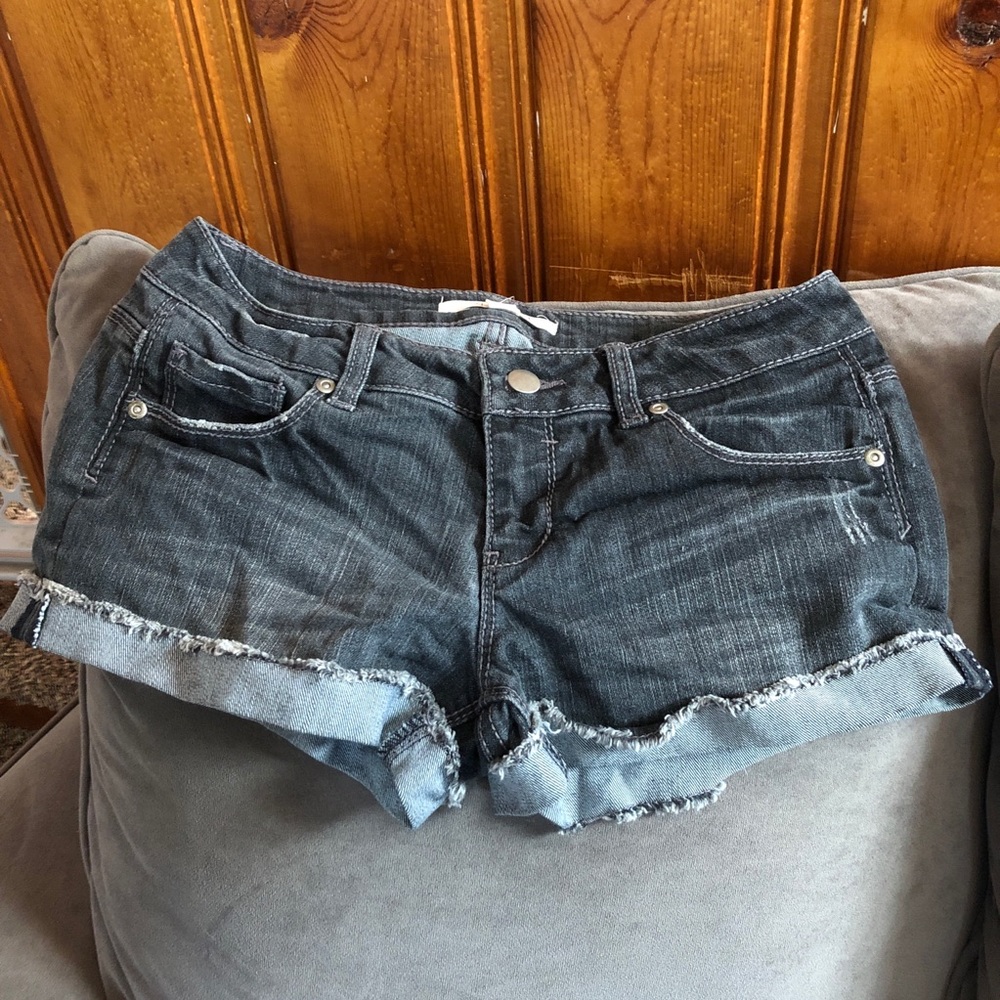 Black denim stretch distressed shorts Sz 26